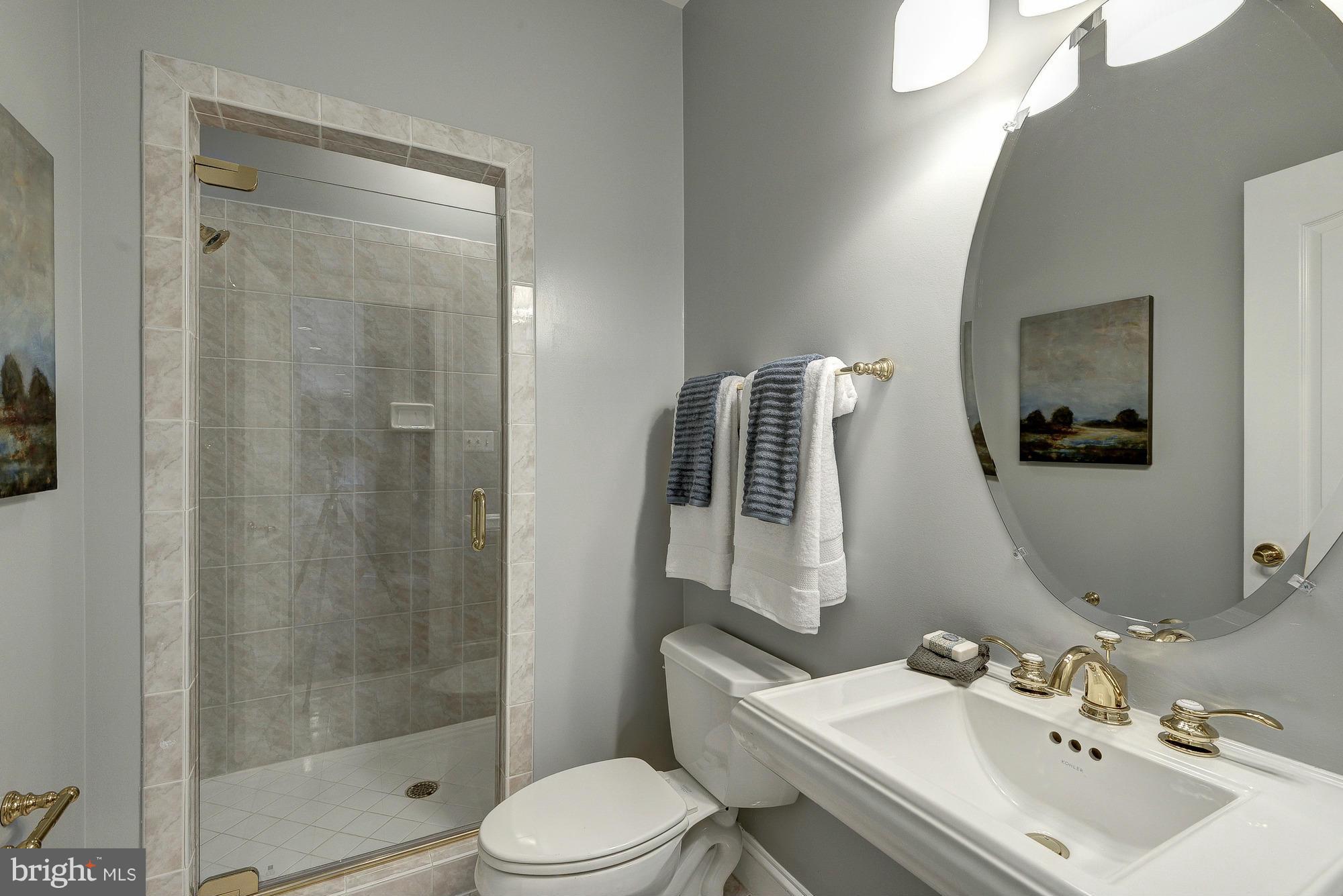 8890 Windy Ridge Way McLean, VA 22102 - Photo 10 of 30 Bath