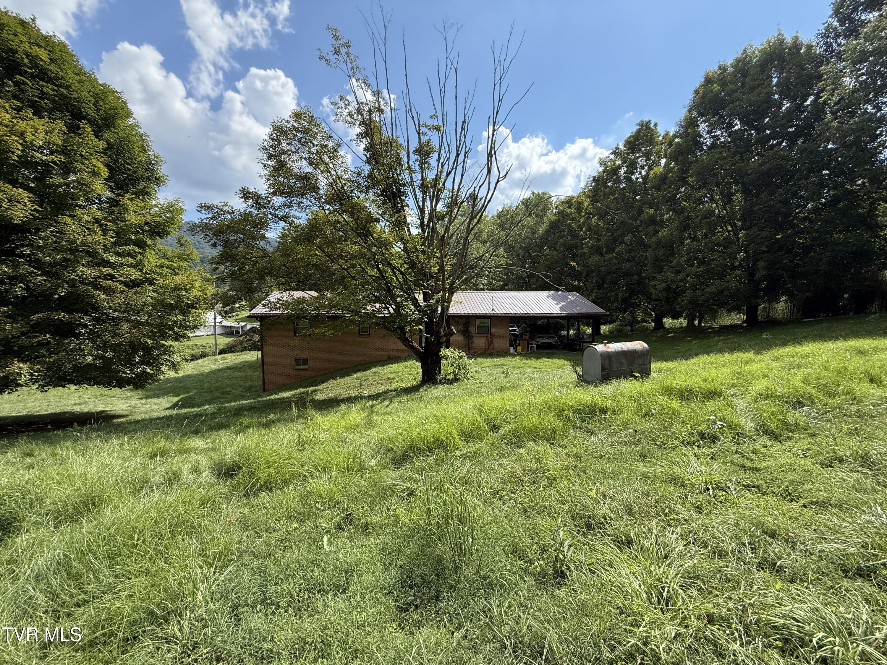 812 Fairview Road Hampton, TN 37658 - Photo 14 of 43 IMG_5961