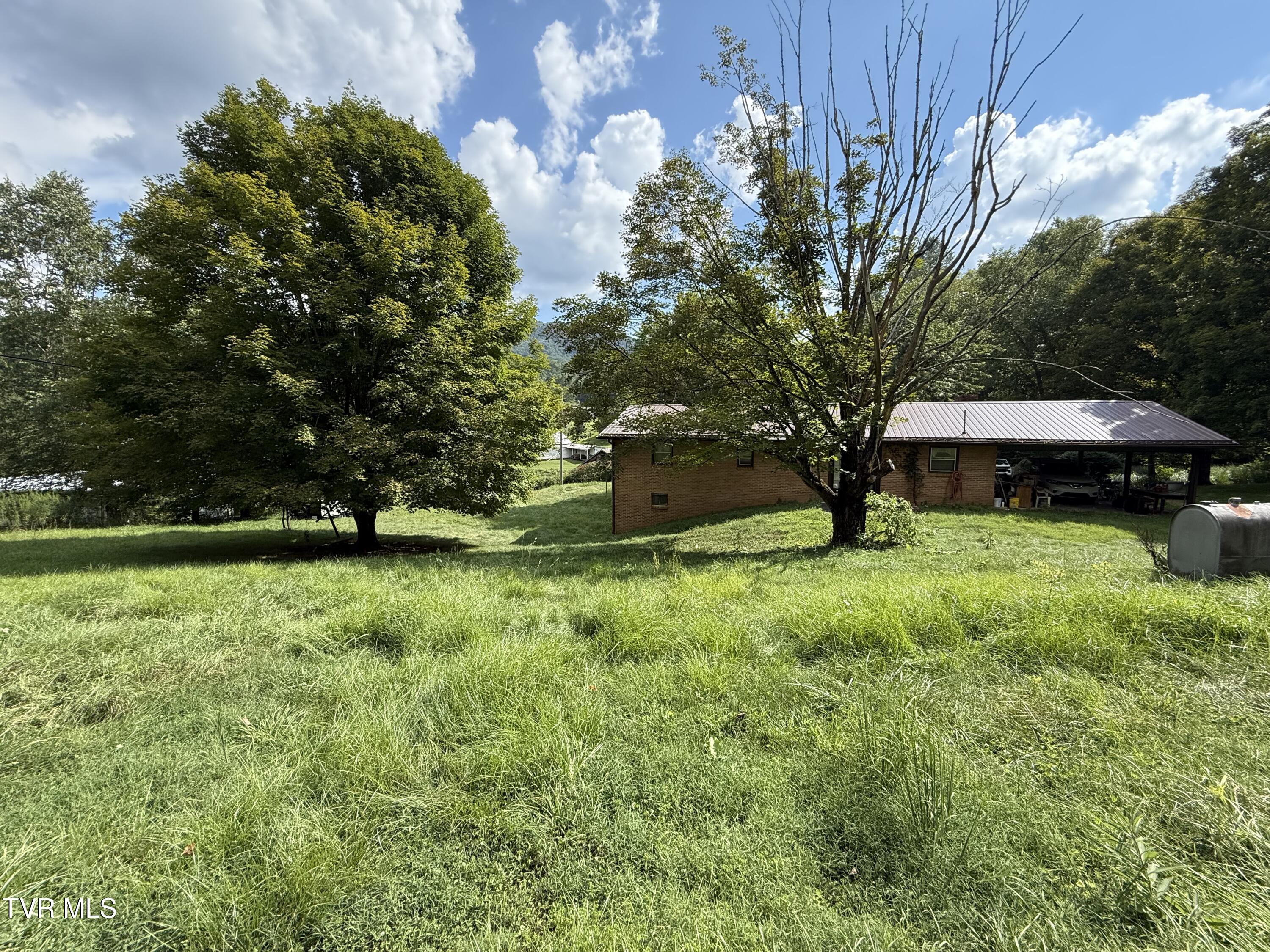 812 Fairview Road Hampton, TN 37658 - Photo 20 of 43 IMG_5963