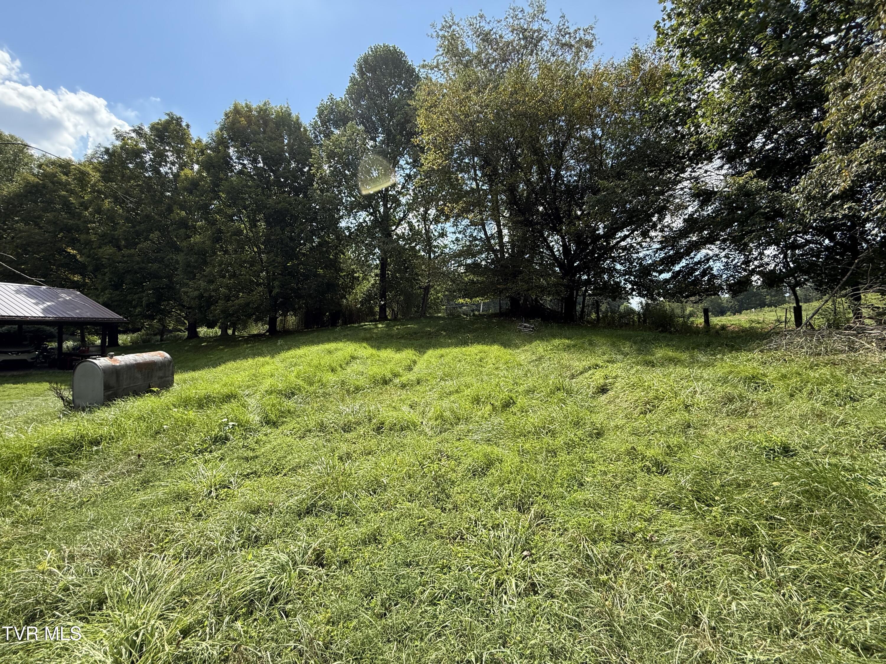 812 Fairview Road Hampton, TN 37658 - Photo 21 of 43 IMG_5964