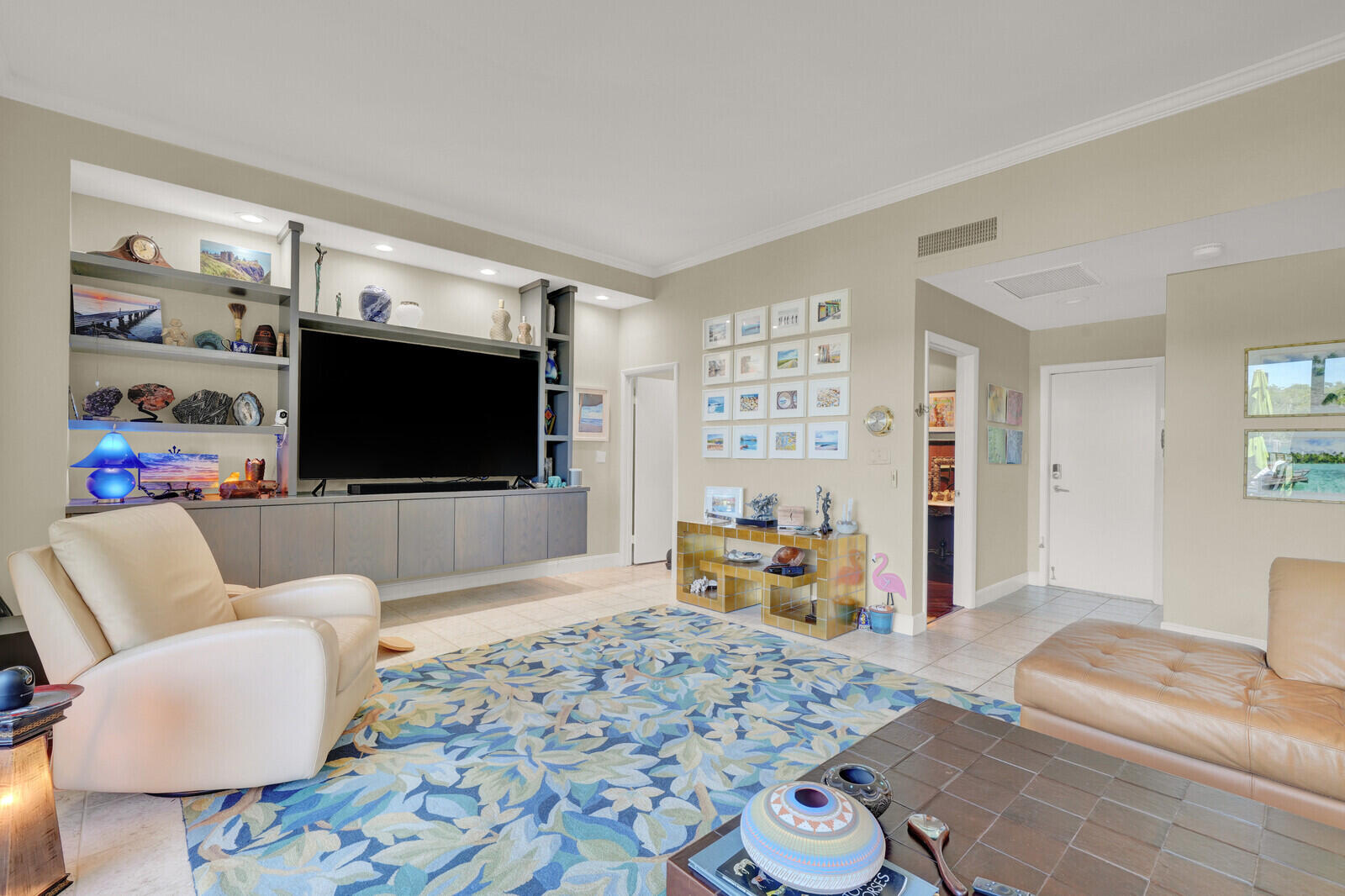 4501 North Ocean Boulevard, Unit TH04 Boca Raton, FL 33431 - Photo 74 of 86 SPRAWLING 1ST FLOOR FAMILY ROOM