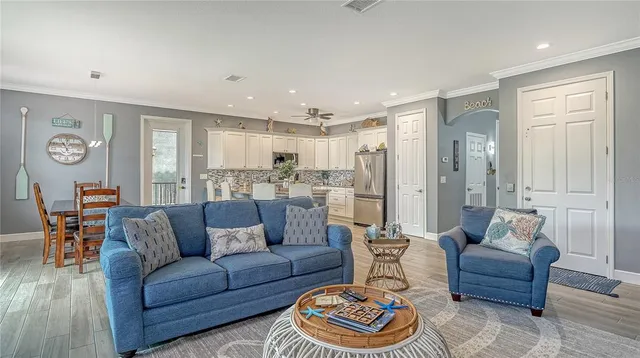 $1,100,000 | 2317 Avenue C, Unit 300, Bradenton Beach, FL 34217