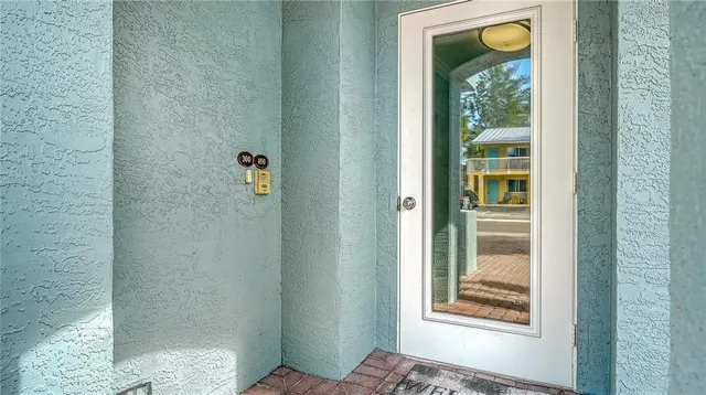$1,100,000 | 2317 Avenue C, Unit 300, Bradenton Beach, FL 34217