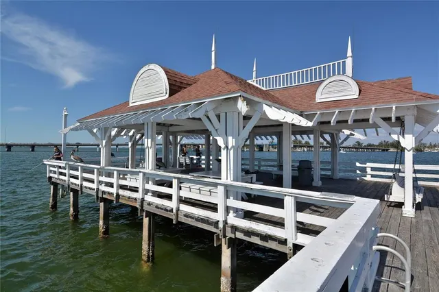 $1,100,000 | 2317 Avenue C, Unit 300, Bradenton Beach, FL 34217