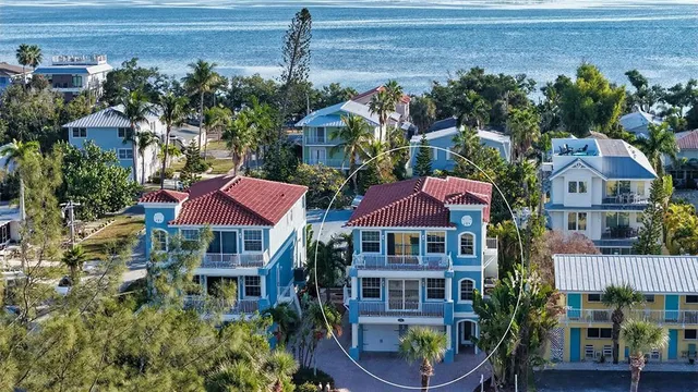 $1,100,000 | 2317 Avenue C, Unit 300, Bradenton Beach, FL 34217