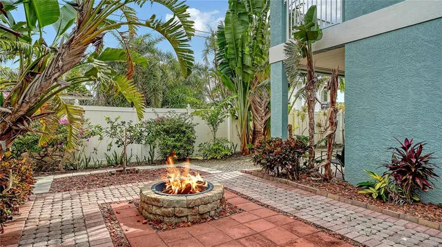 $1,100,000 | 2317 Avenue C, Unit 300, Bradenton Beach, FL 34217