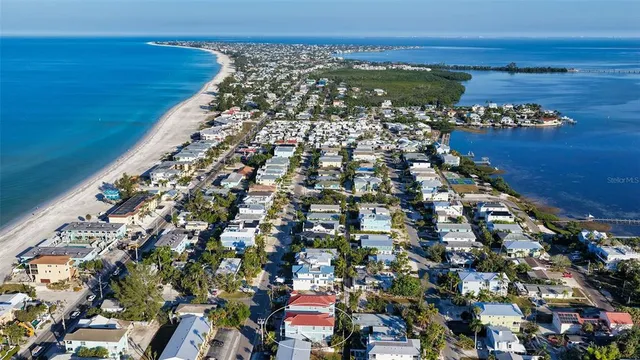 $1,100,000 | 2317 Avenue C, Unit 300, Bradenton Beach, FL 34217