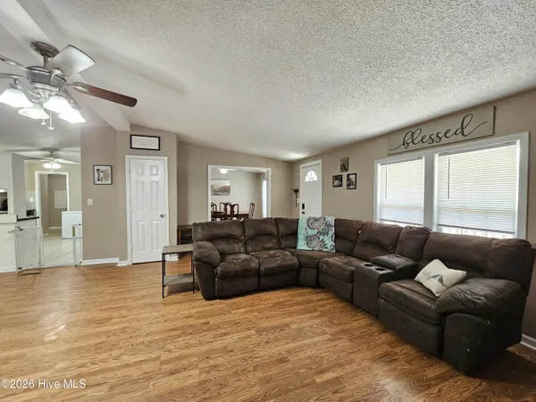 $269,900 | 202 Castlebury Lane, Hubert, NC 28539