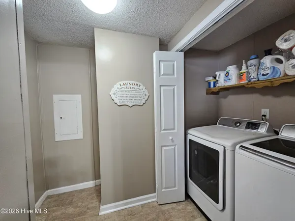 $269,900 | 202 Castlebury Lane, Hubert, NC 28539