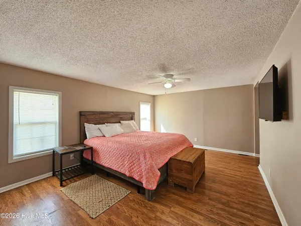 $269,900 | 202 Castlebury Lane, Hubert, NC 28539