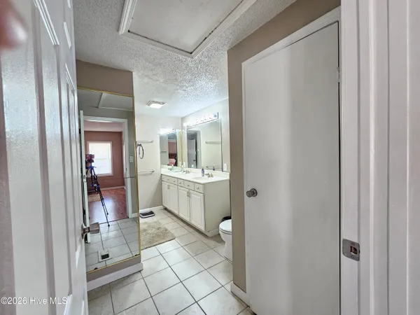 $269,900 | 202 Castlebury Lane, Hubert, NC 28539