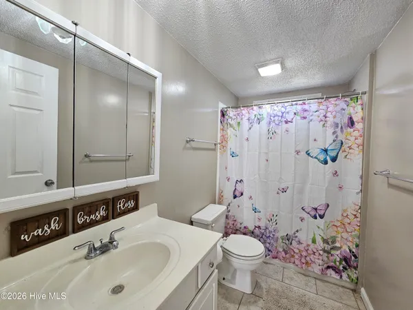 $269,900 | 202 Castlebury Lane, Hubert, NC 28539