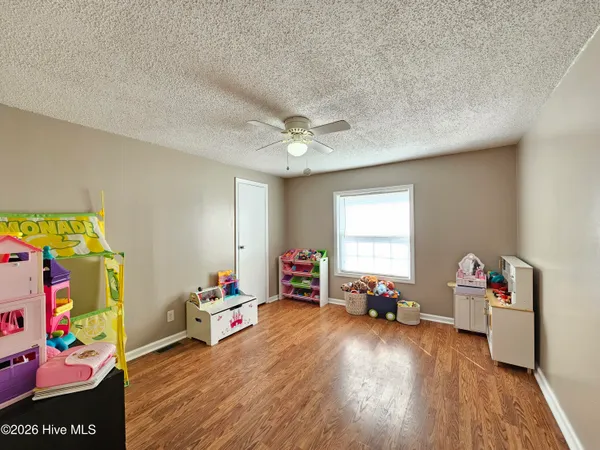 $269,900 | 202 Castlebury Lane, Hubert, NC 28539