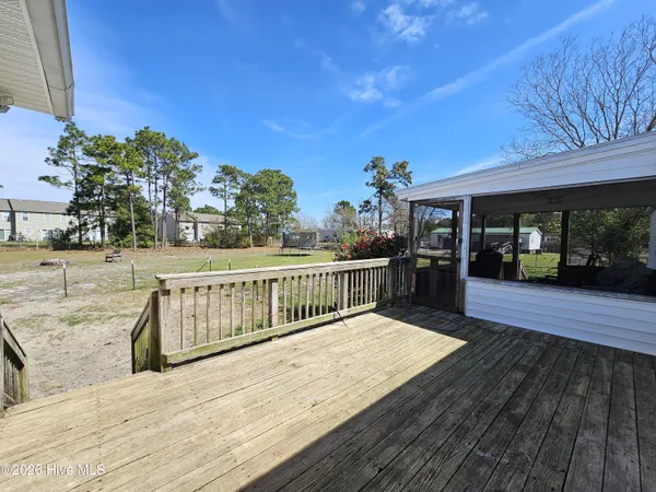 $269,900 | 202 Castlebury Lane, Hubert, NC 28539