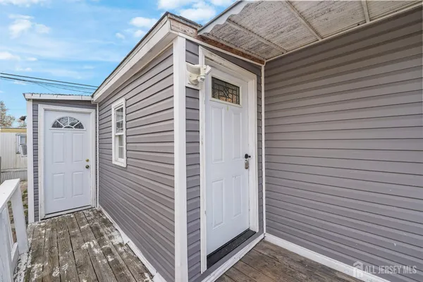 $100,000 | 21 Helen Drive, Moonachie, NJ 07074