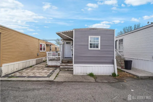 $100,000 | 21 Helen Drive, Moonachie, NJ 07074