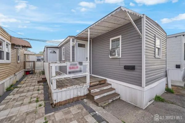 $100,000 | 21 Helen Drive, Moonachie, NJ 07074