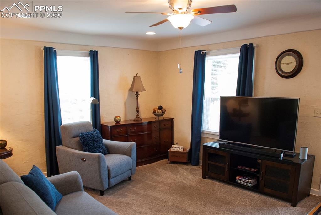 905 Alexander Road Colorado Springs, CO 80909 - Photo 6 of 46