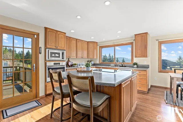 $2,198,000 | 5814 149th Avenue Southeast, Bellevue, WA 98006