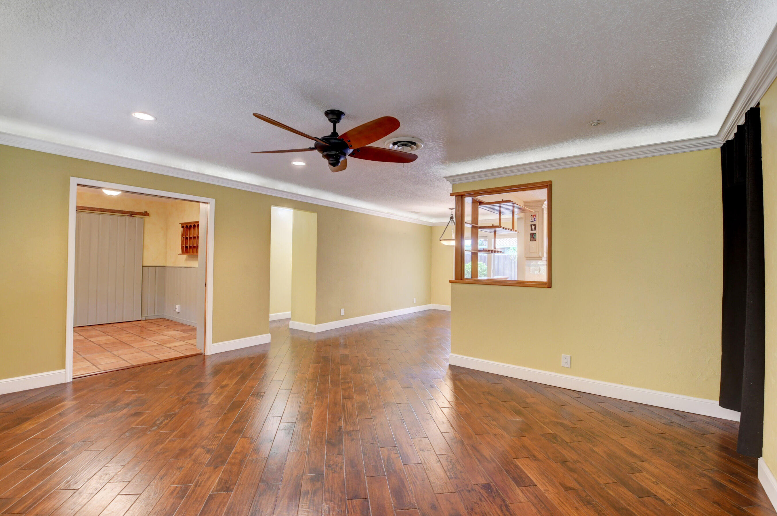 10 Burning Tree Lane Boca Raton, FL 33431 - Photo 5 of 47 10 Burning Tree-Living area