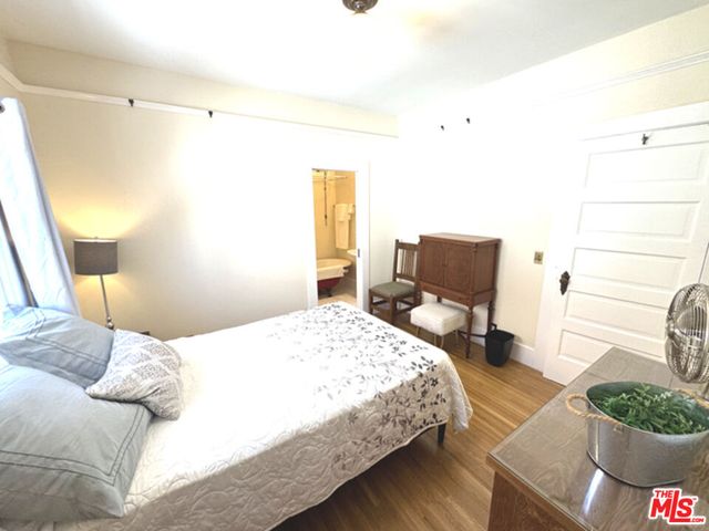 a view of an entryway of the house