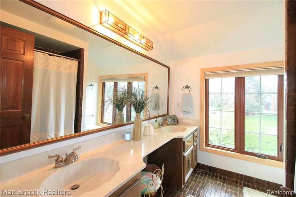3251 Kilburn Road West Rochester Hills, MI 48306 - Photo 42 of 53