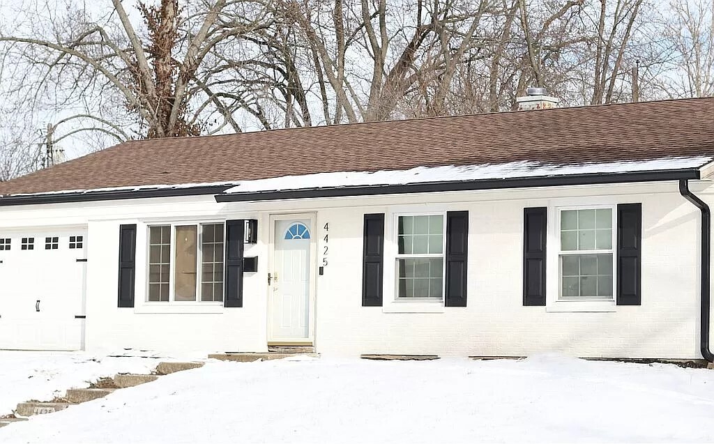 4425 North Kenyon Dr  