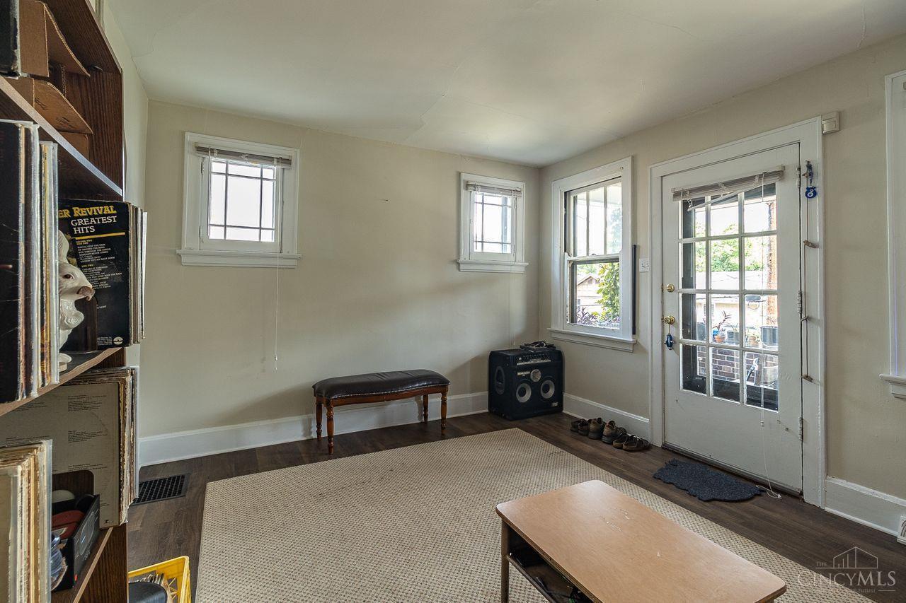 1277 Rutledge Avenue Cincinnati, OH 45205 - Photo 13 of 30