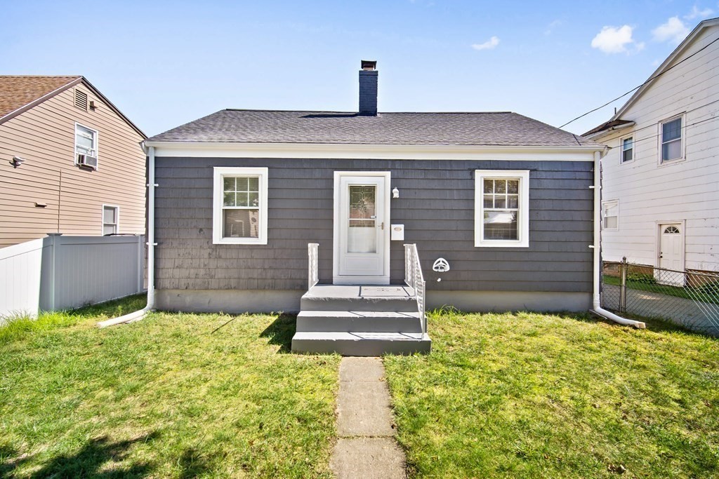 55 Edendale Street Springfield, MA 01104 - Photo 2 of 11