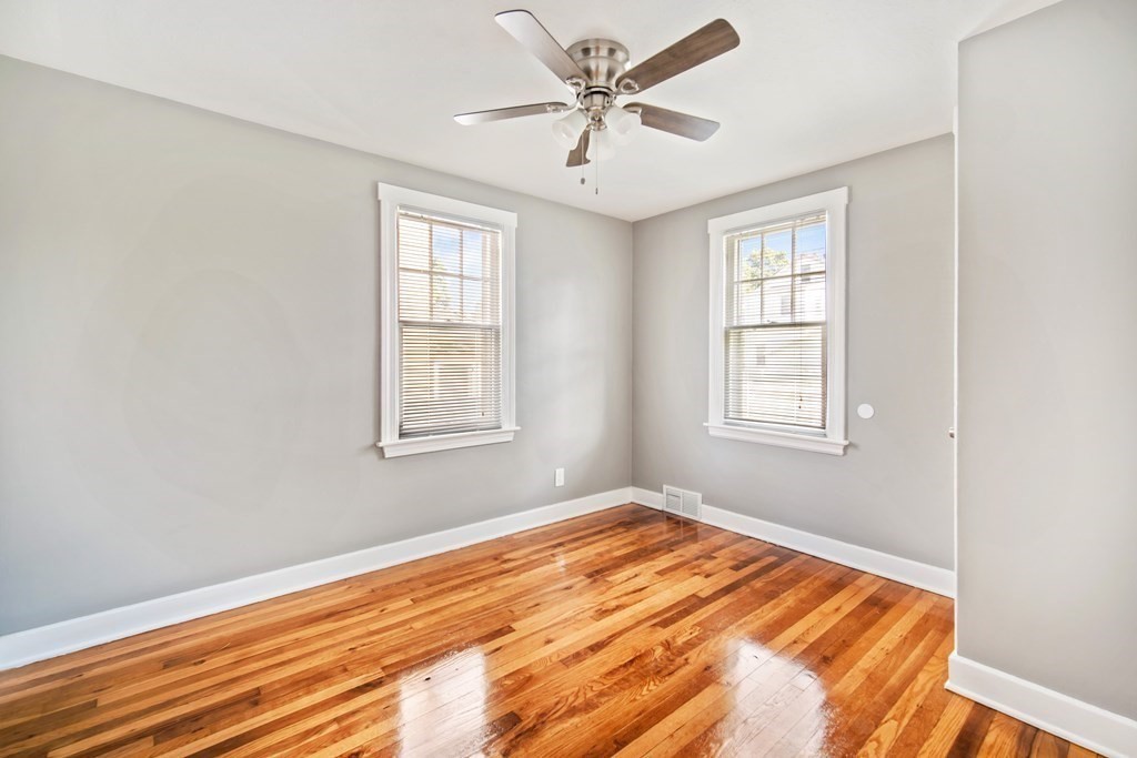 55 Edendale Street Springfield, MA 01104 - Photo 7 of 11
