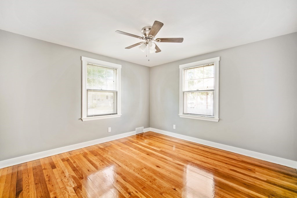 55 Edendale Street Springfield, MA 01104 - Photo 10 of 11