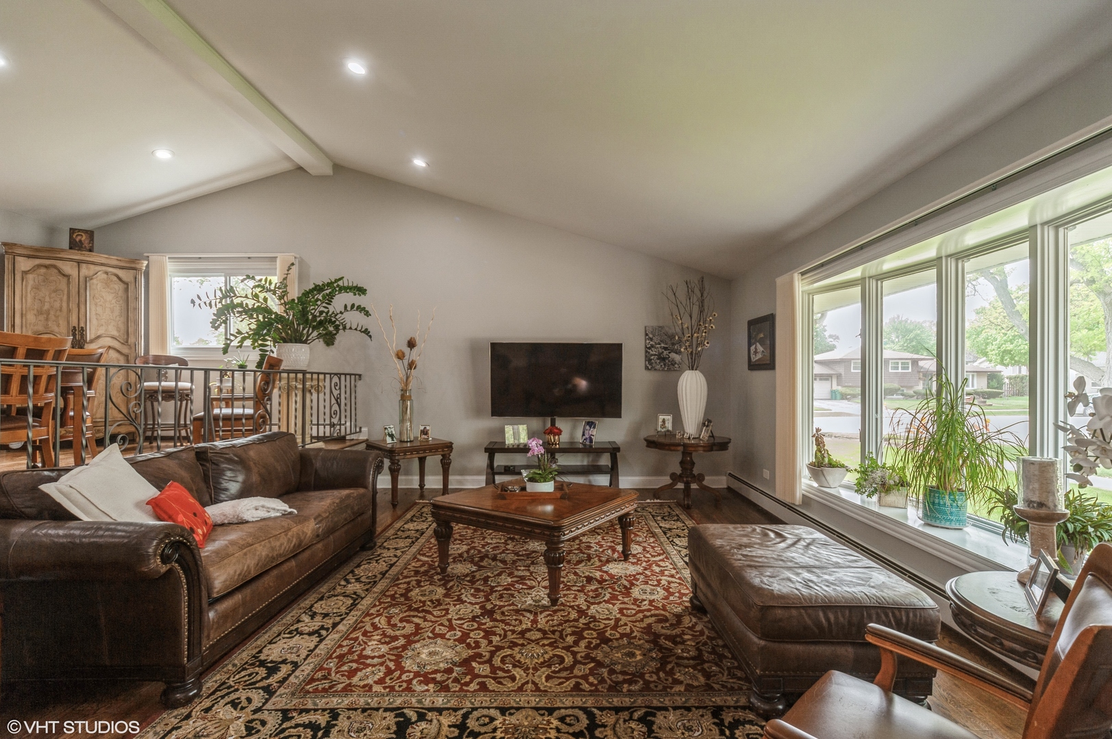 1049 Peace Drive Wheeling, IL 60090 - Photo 5 of 23