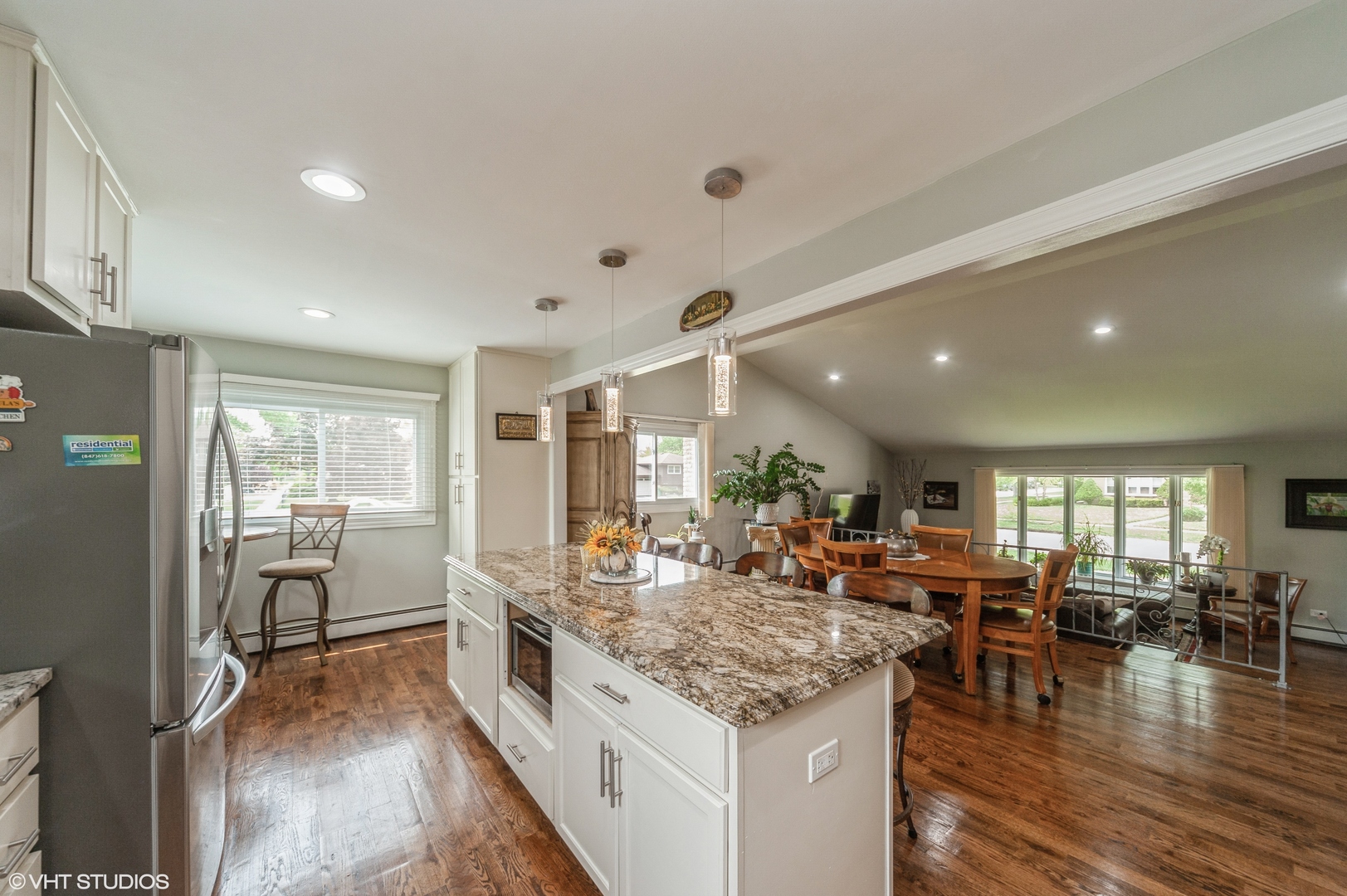 1049 Peace Drive Wheeling, IL 60090 - Photo 8 of 23