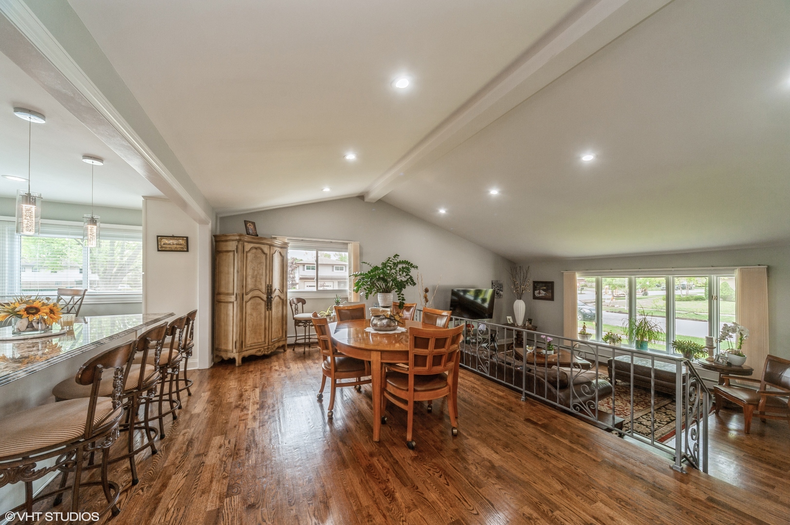 1049 Peace Drive Wheeling, IL 60090 - Photo 10 of 23