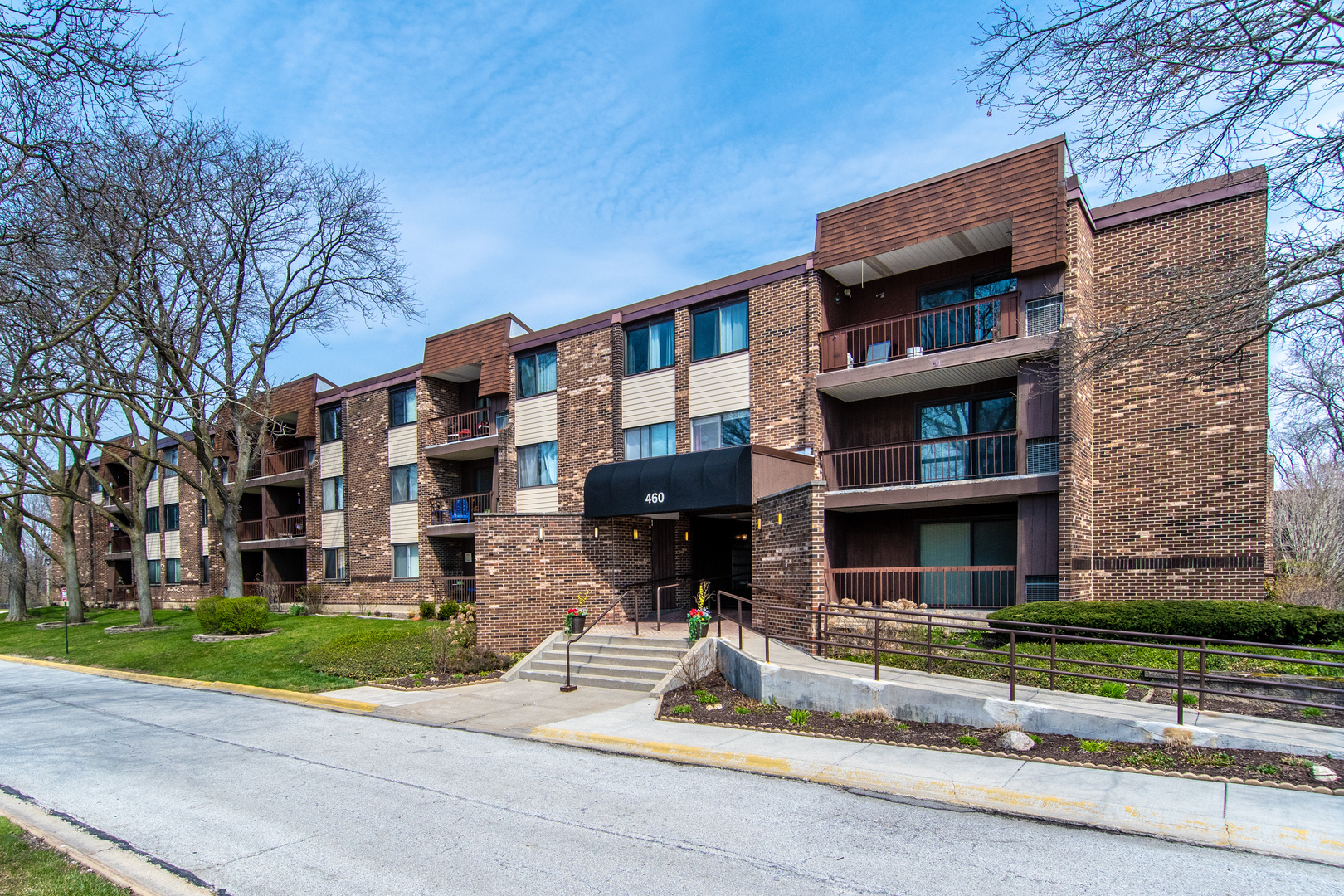 460 Raintree Court, Unit 2K Glen Ellyn, IL 60137 - Photo 1 of 22 Gallery Image 1