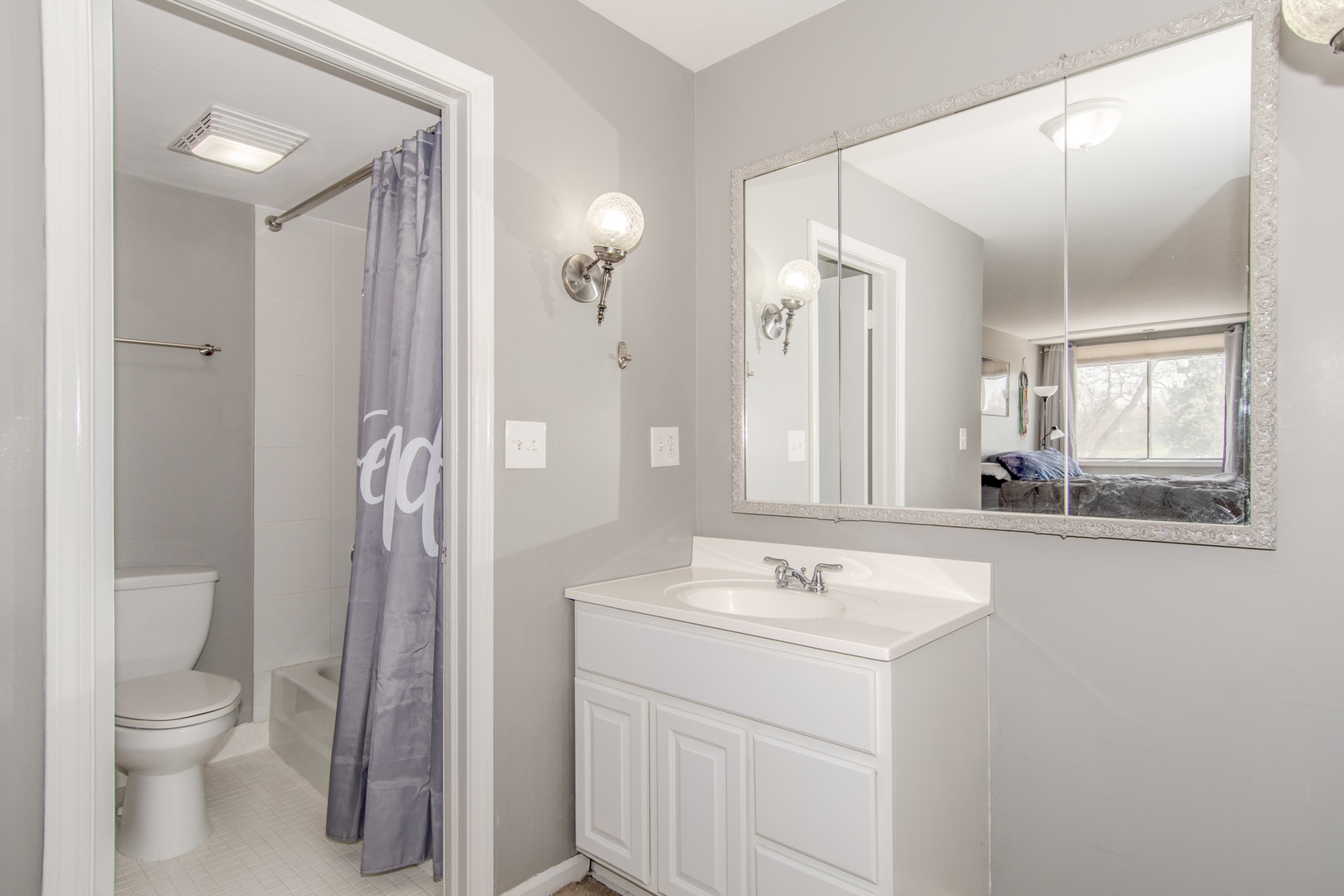 460 Raintree Court, Unit 2K Glen Ellyn, IL 60137 - Photo 11 of 22 Gallery Image 11