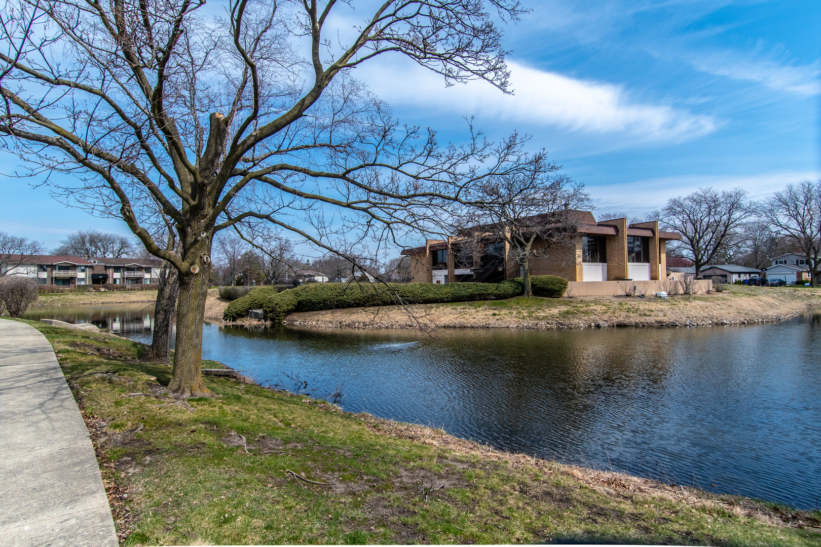 460 Raintree Court, Unit 2K Glen Ellyn, IL 60137 - Photo 17 of 22 Gallery Image 17