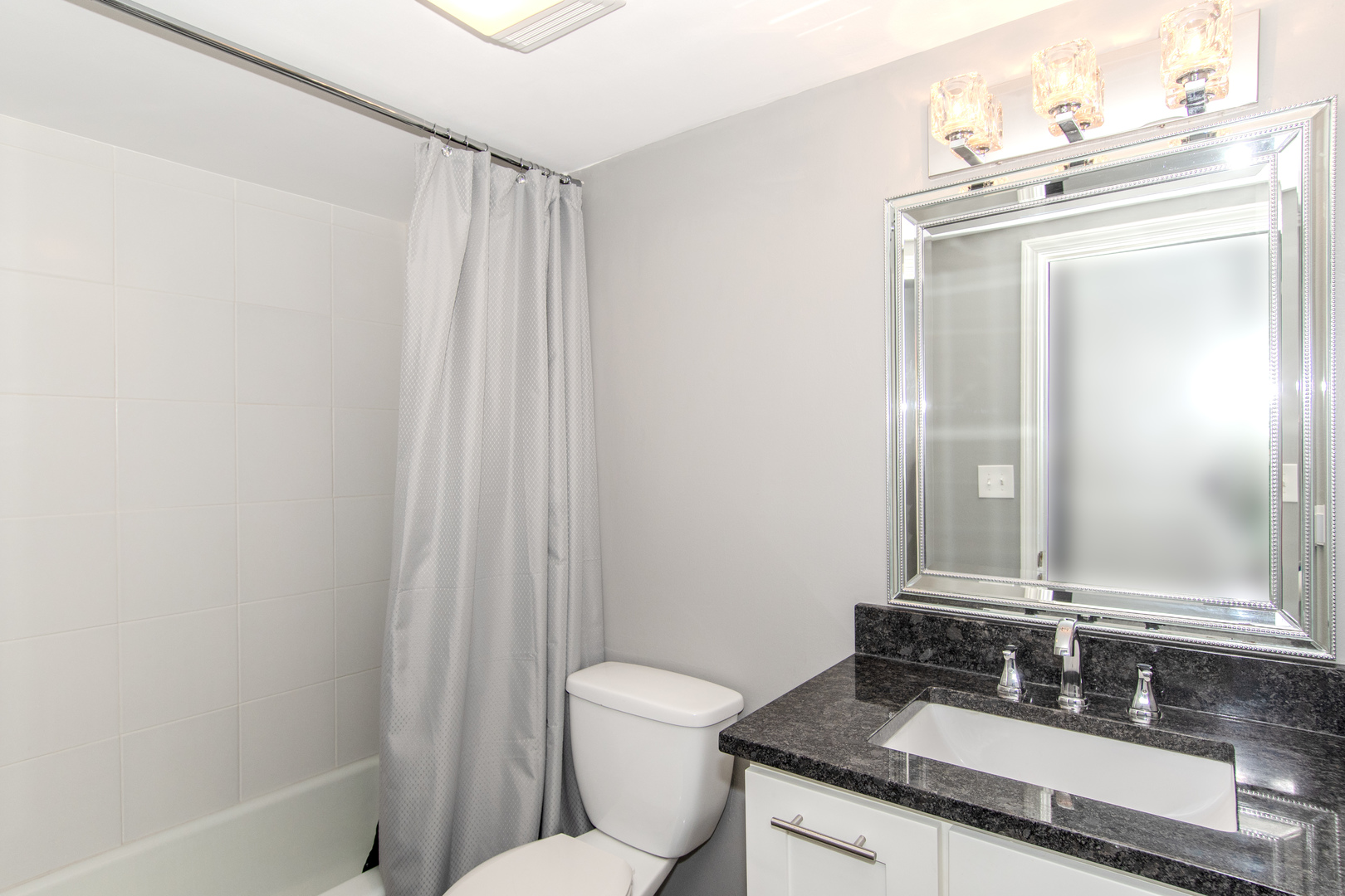 460 Raintree Court, Unit 2K Glen Ellyn, IL 60137 - Photo 5 of 22 Gallery Image 5