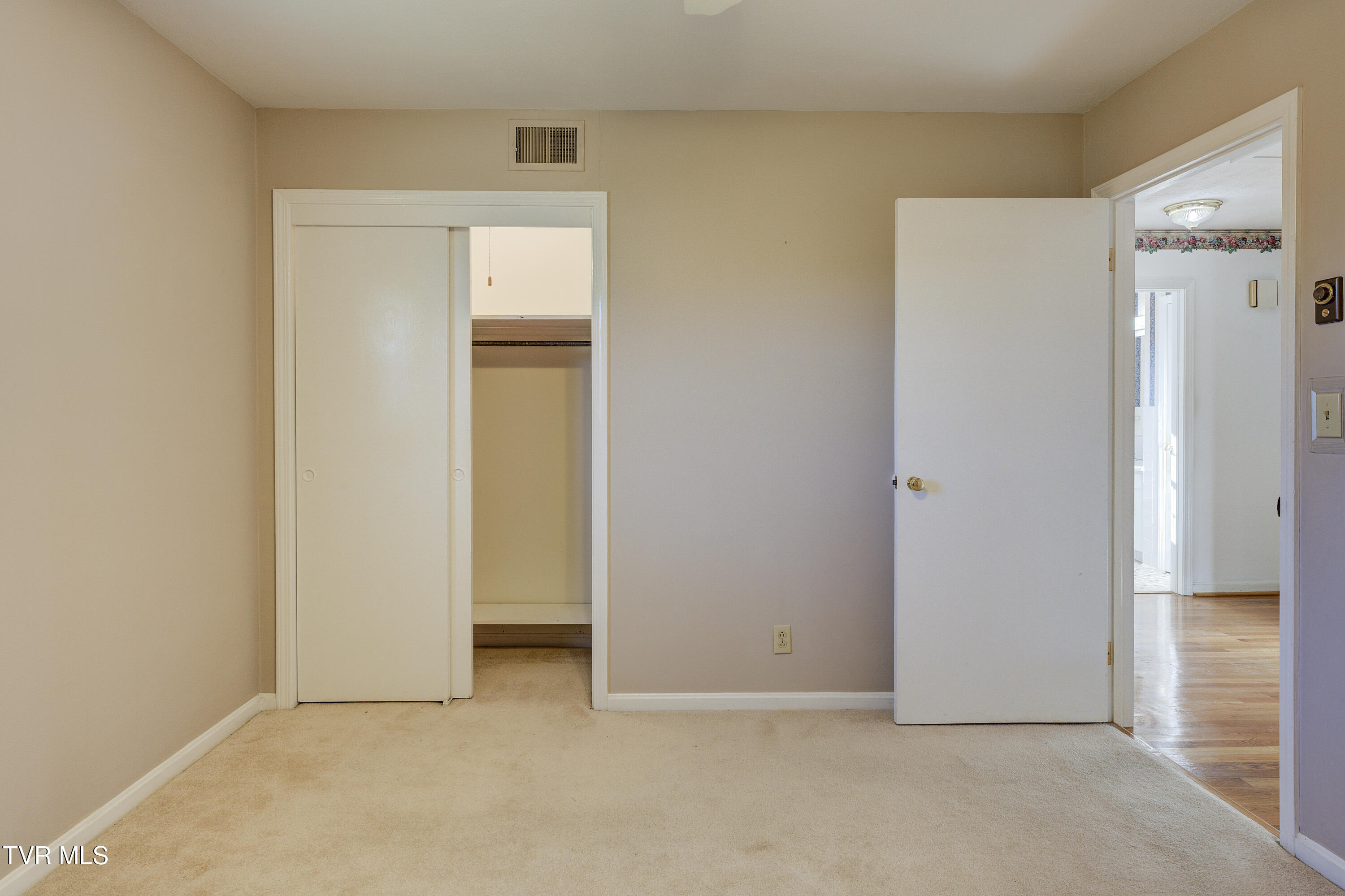 2028 Sundale Road Johnson City, TN 37604 - Photo 28 of 65 Sundale-25
