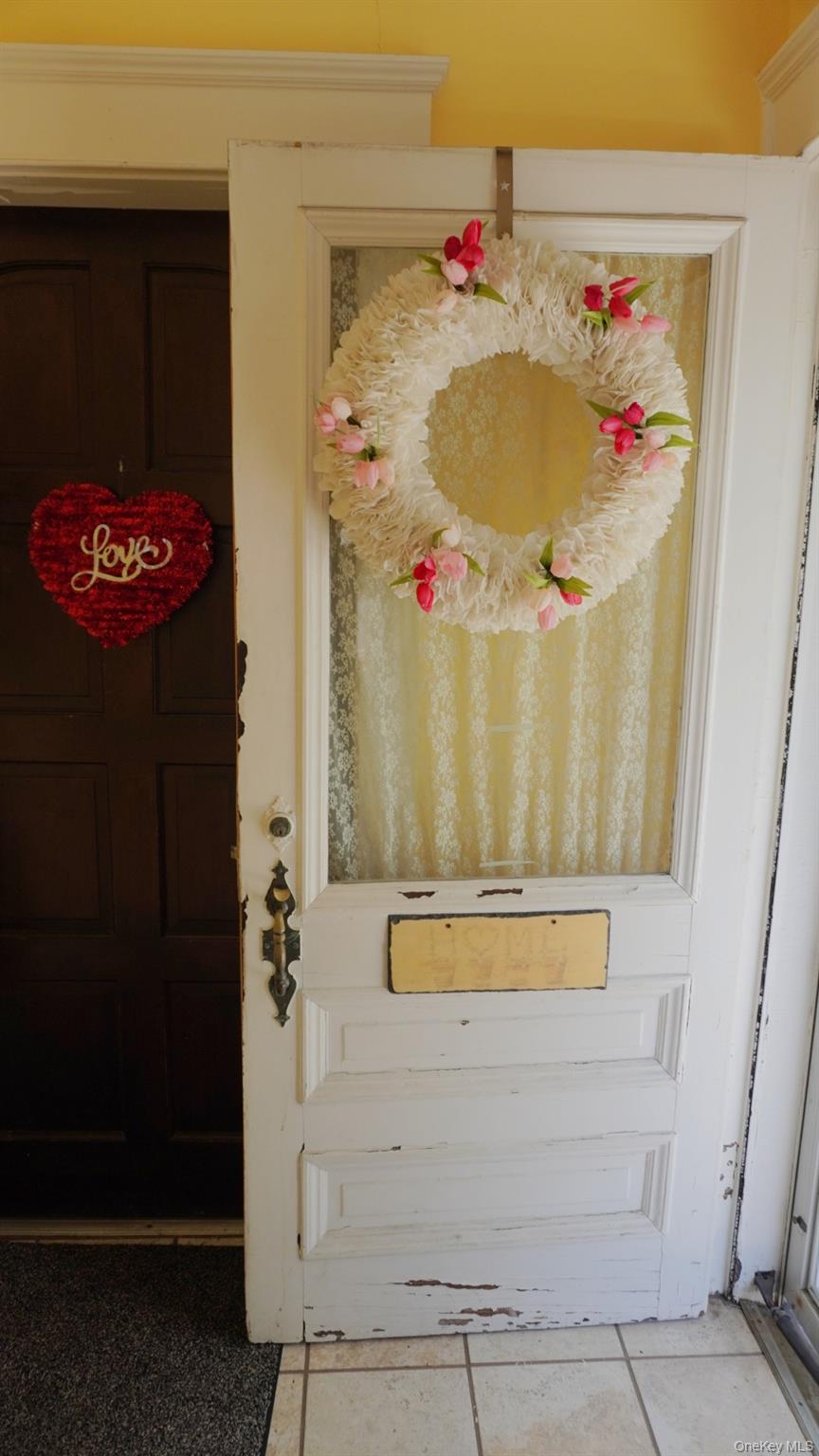 20 Pelhamside Drive New Rochelle, NY 10801 - Photo 5 of 28 a bathroom with a tub