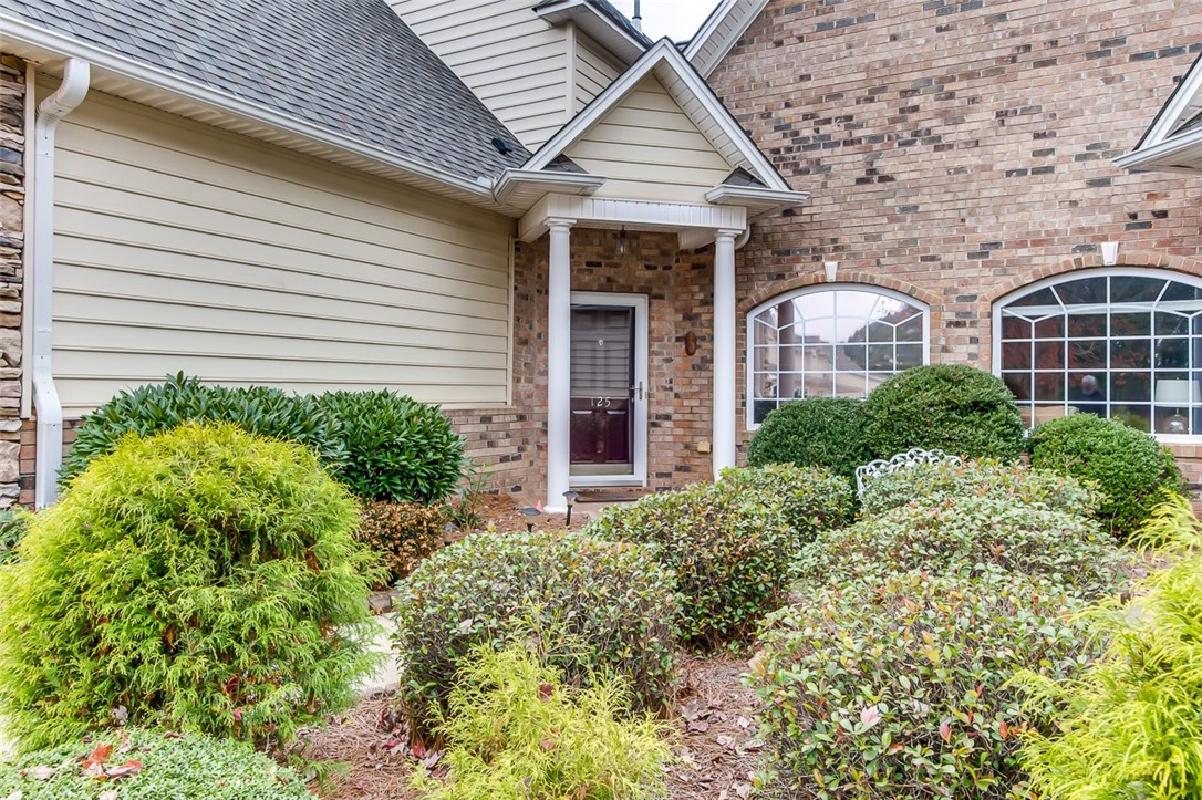 125 Coosa Lane Anderson, SC 29621 - Photo 4 of 48 Gallery Image 4