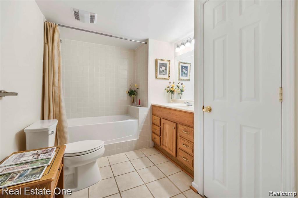2049 Mapleridge Road Rochester Hills, MI 48309 - Photo 30 of 38