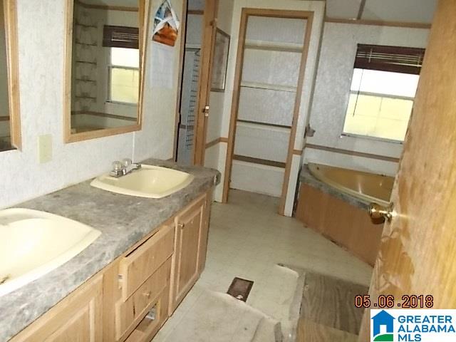 200 Oscar Bradford Road Warrior, AL 35180 - Photo 6 of 11