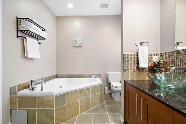 $2,750 | 5630 Kiam Street, Unit B, Houston, TX 77007