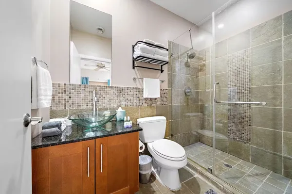 $2,750 | 5630 Kiam Street, Unit B, Houston, TX 77007