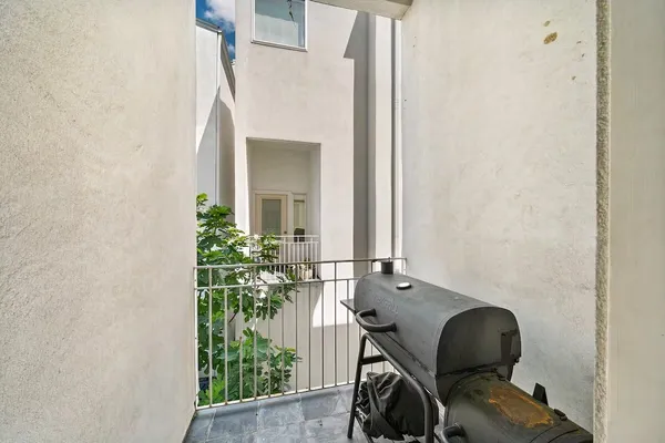 $2,750 | 5630 Kiam Street, Unit B, Houston, TX 77007