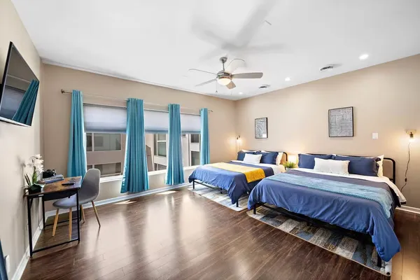 $2,750 | 5630 Kiam Street, Unit B, Houston, TX 77007