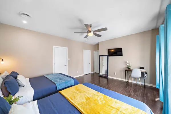 $2,750 | 5630 Kiam Street, Unit B, Houston, TX 77007