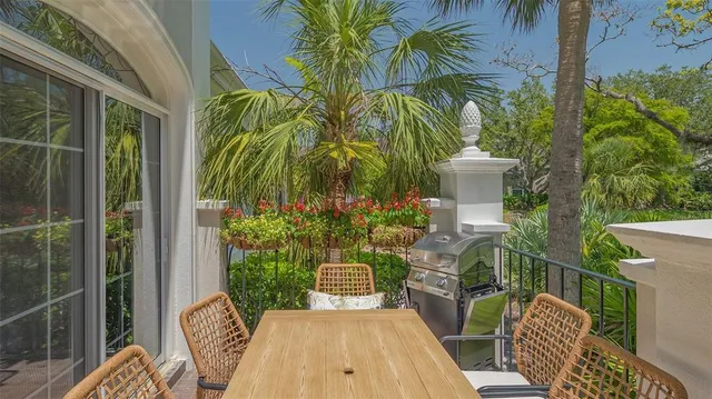 $695,000 | 33 Bishopscourt Road, Unit 118, Osprey, FL 34229