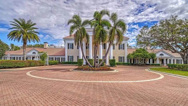 $695,000 | 33 Bishopscourt Road, Unit 118, Osprey, FL 34229